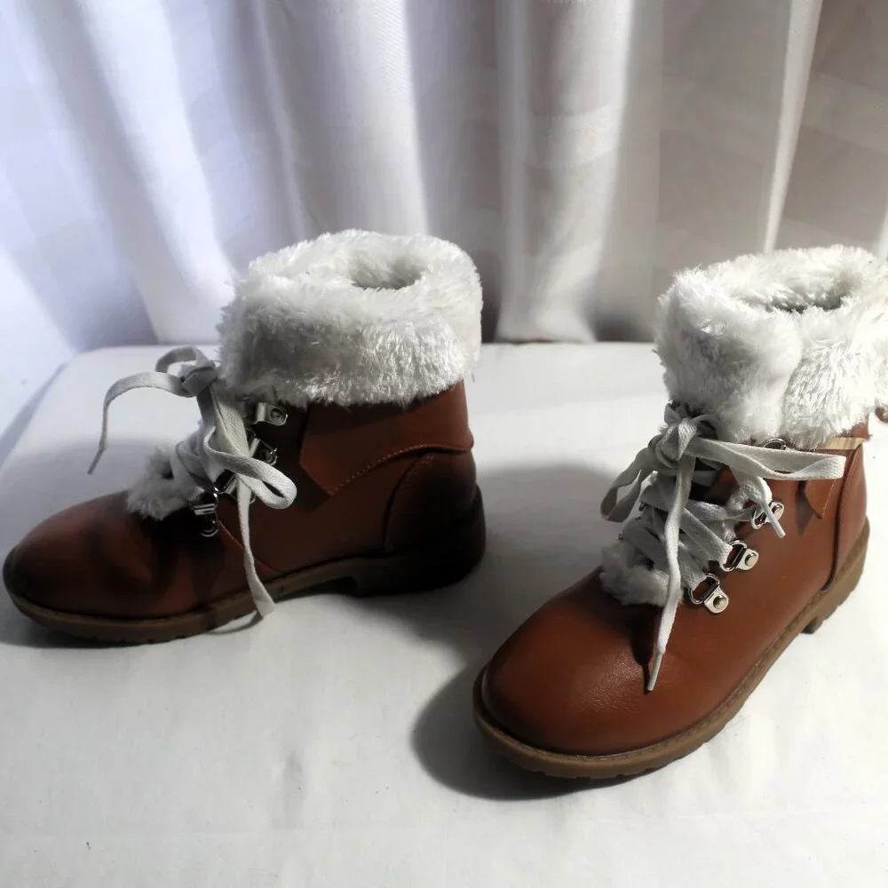 2/$10 Girls Link Booties Size 1 NWT